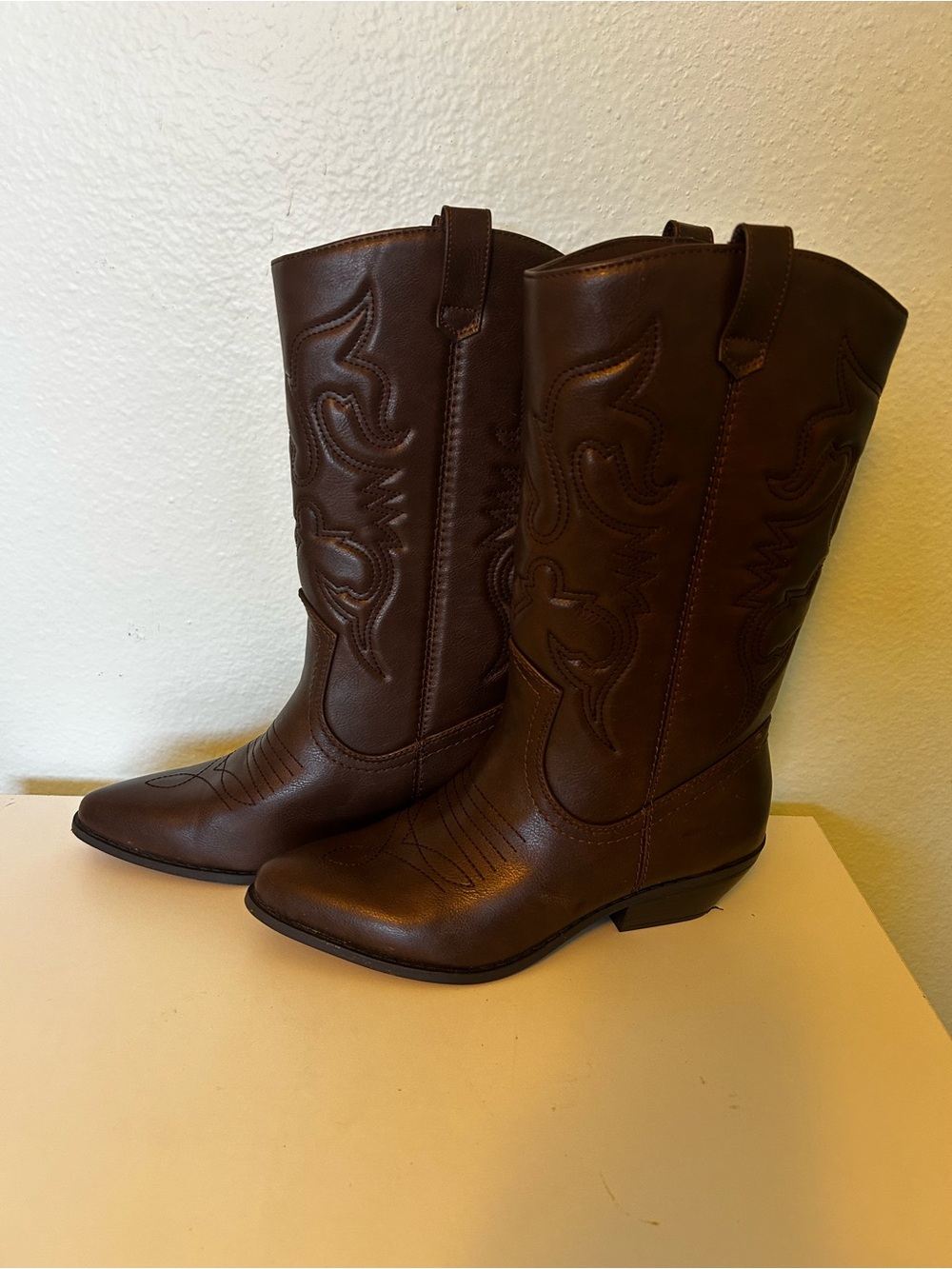 Classic Brown Western Cowboy Boots for Women-size 10